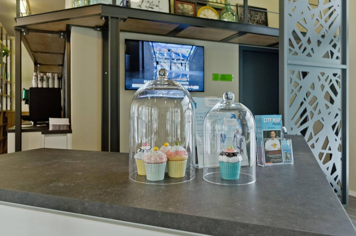 Super-8-Munich-City-West-Bar-30