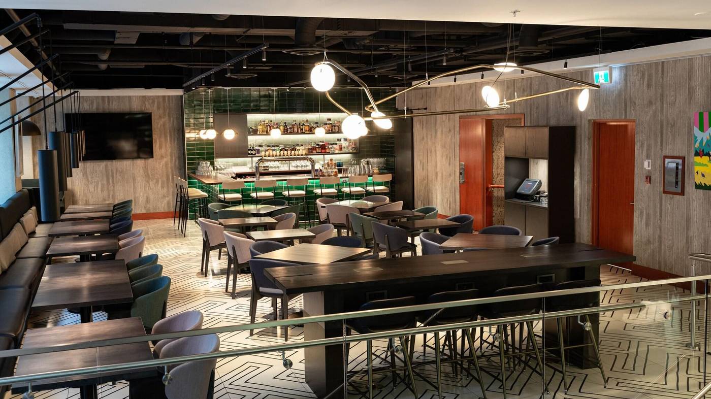 Delta-Hotels-By-Marriott-Vancouver-Downtown-Suites-Restaurant-14