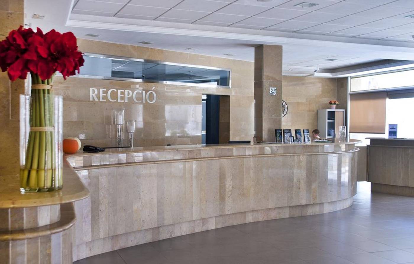 Bon-Repos-Lobby-21