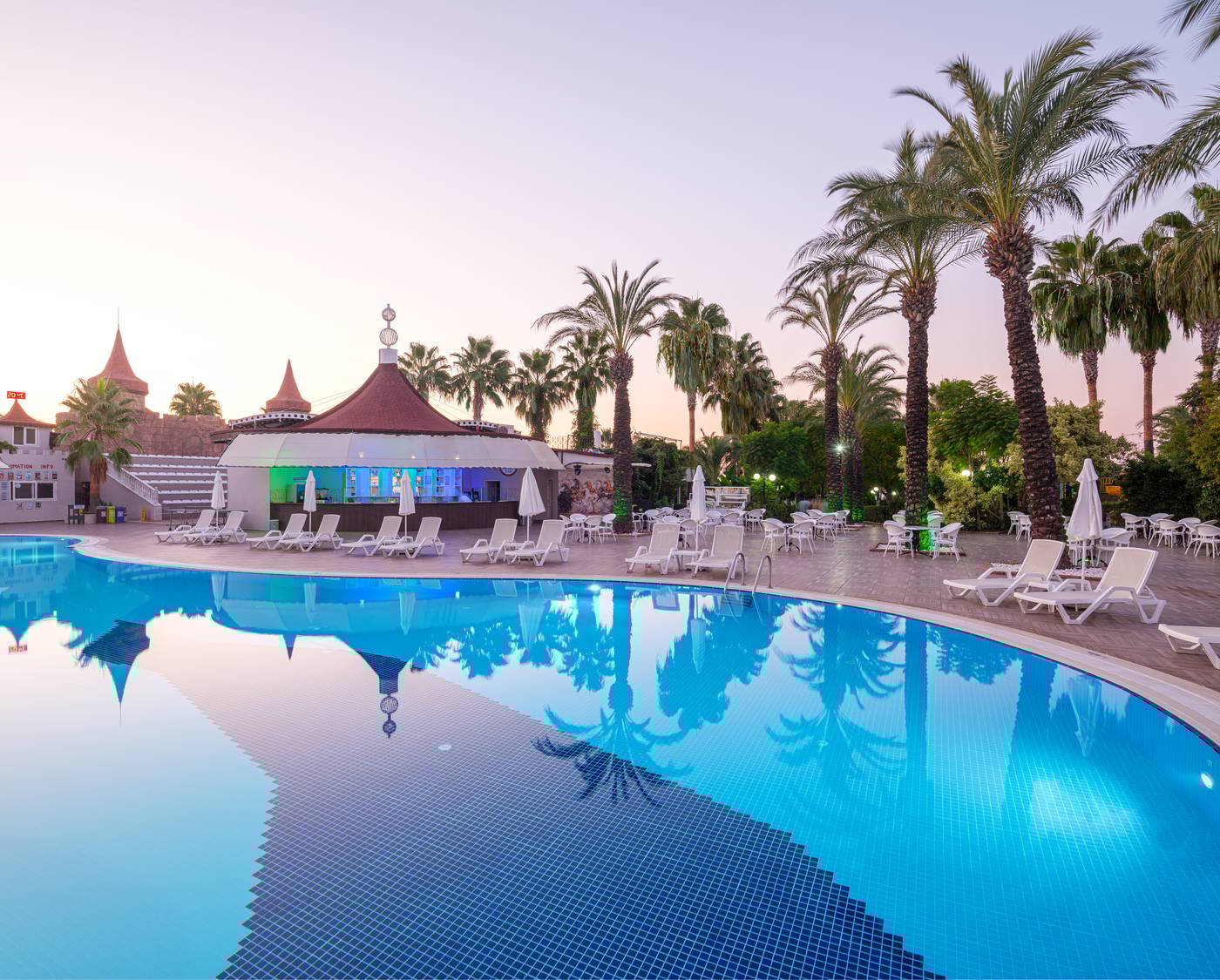 Aydinbey-Famous-Hotel-Pool-4