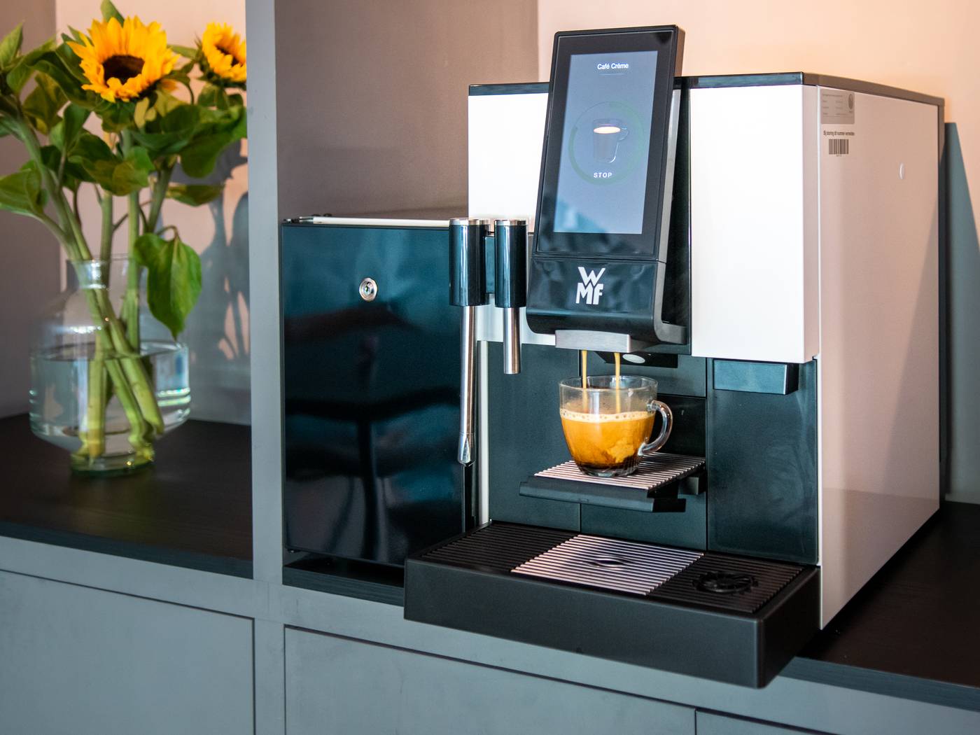 Amsterdam-Lake-Hotel-Lobby-10