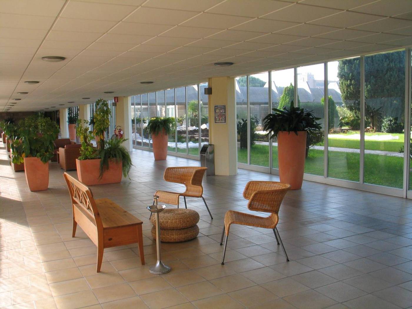 Villa-Eur-Parco-Dei-Pini-Lobby-7