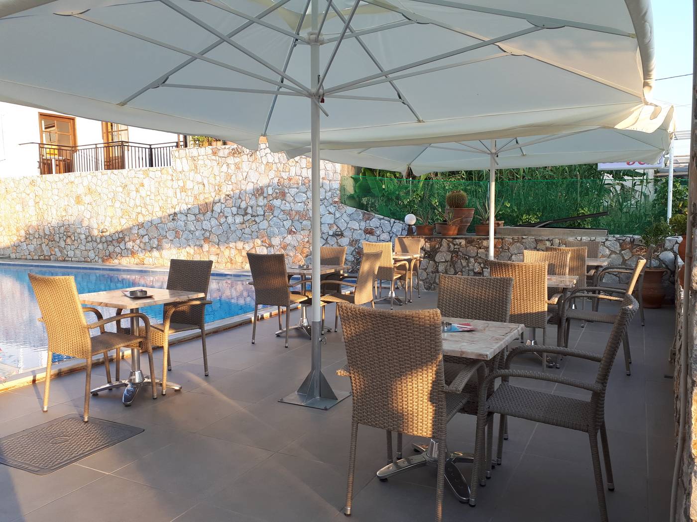 Lola-Apartments-Lobby-11