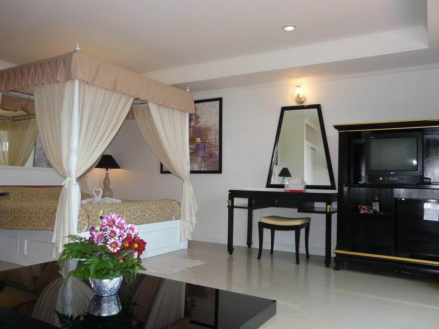 Orchid-Hotel-Kalim-Bay-Phuket-Room-11