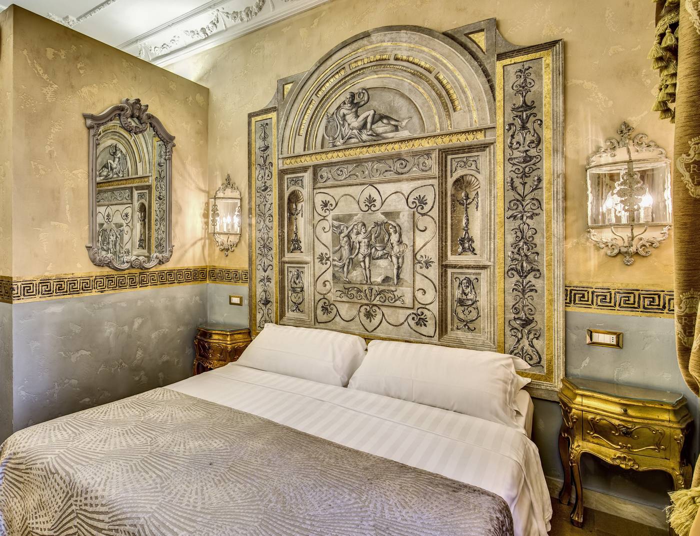 Romanico-Palace-Luxury-Hotel---Spa-Room-20