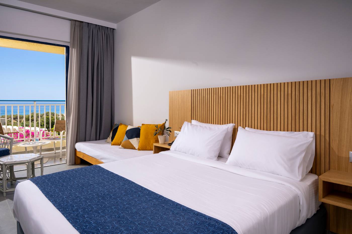 Sunshine-Crete-Beach-Room-39