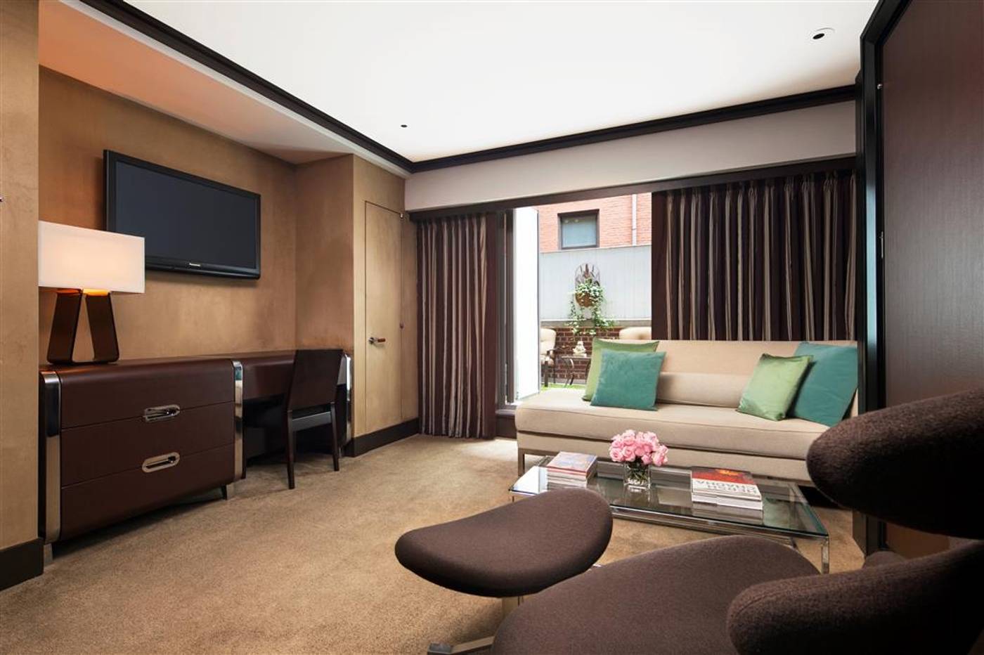 The-Chatwal-in-the-unbound-Collection-Room-38