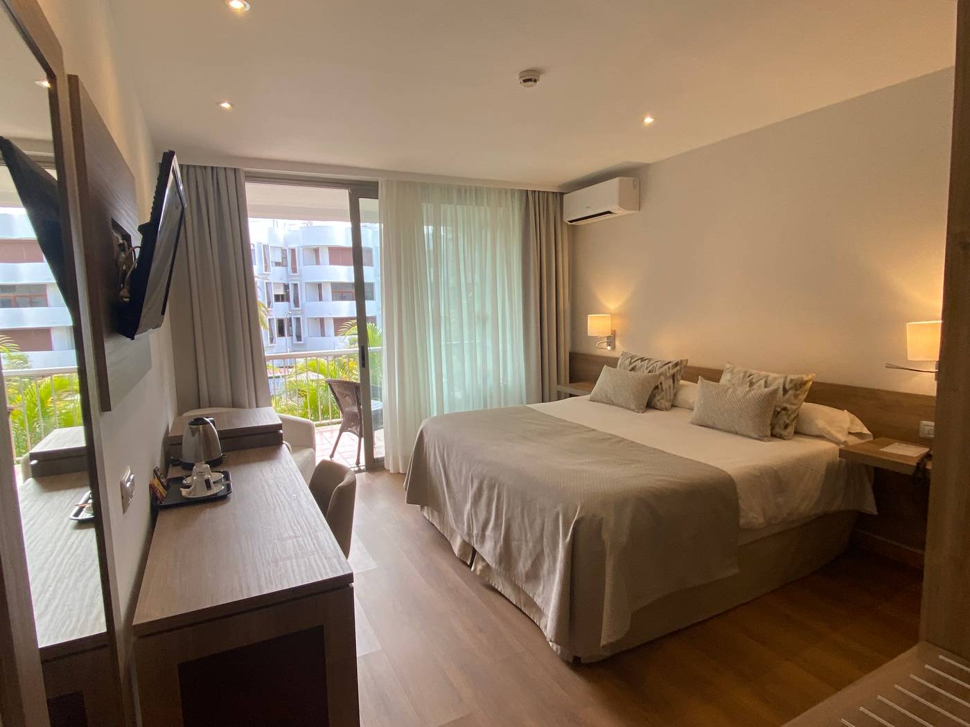 Colon-Rambla-Room-11