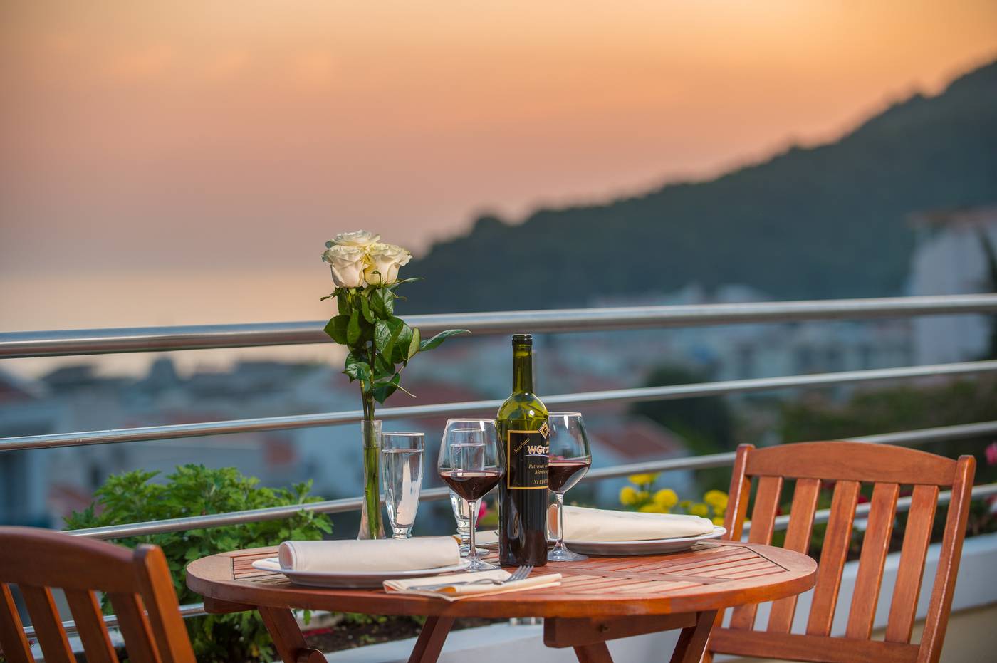 WGrand-Petrovac-Restaurant-3