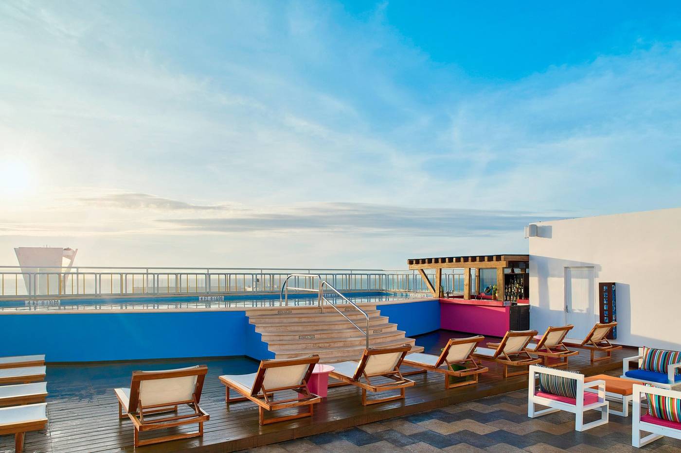 Aloft-Cancun-Terrace-8