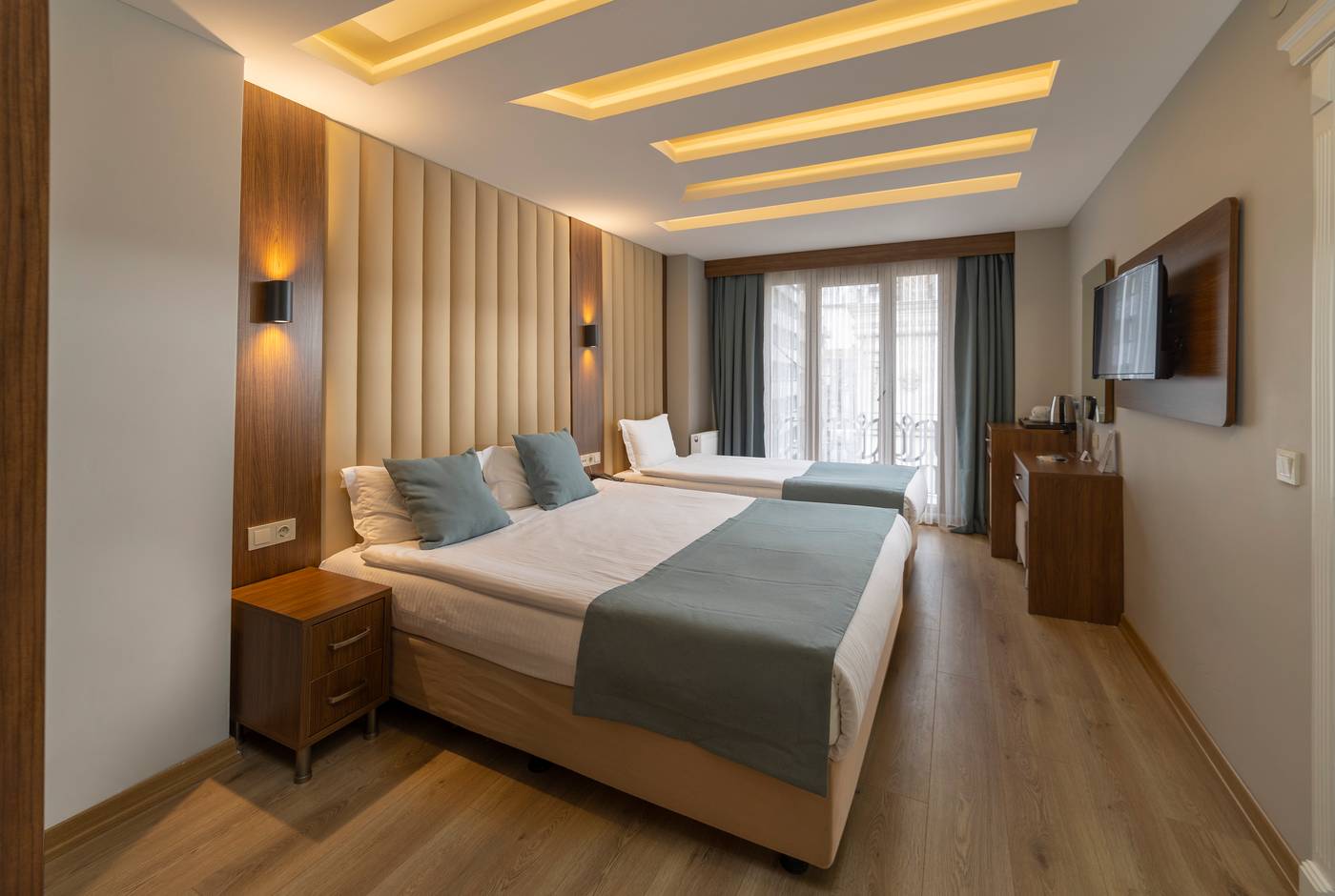 Hotel-Black-Tulip-Room-4