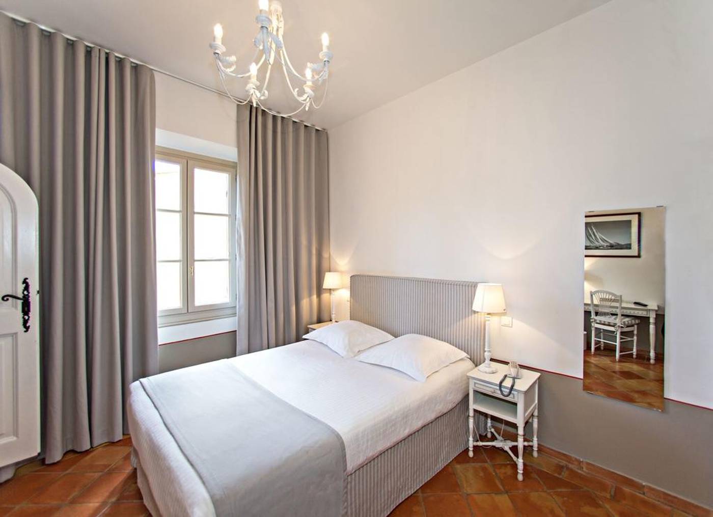 La-Bastide-Du-Port-Room-6