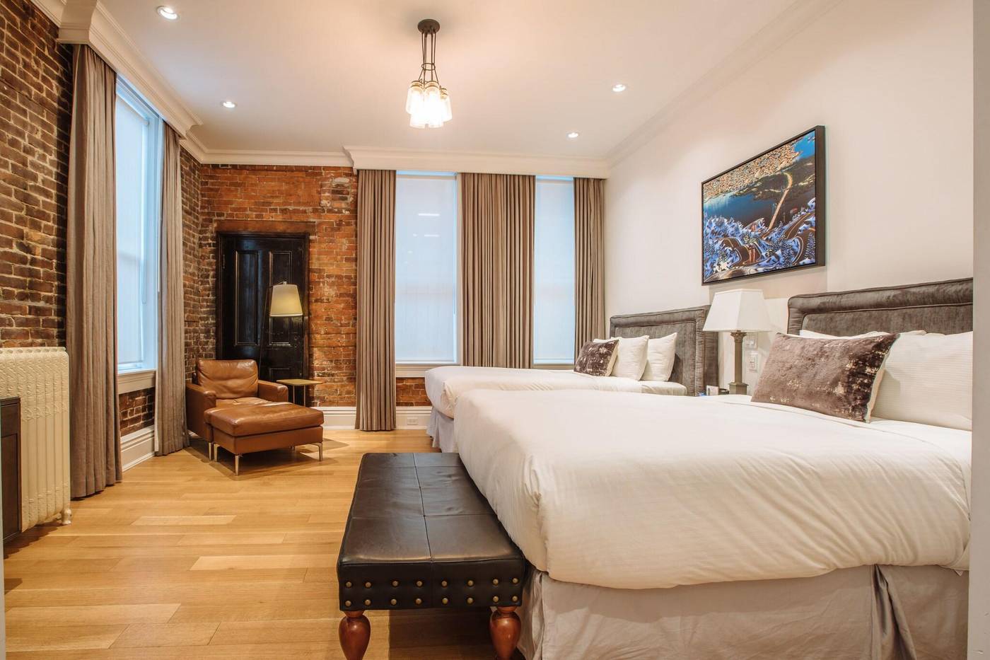 Victorian-Hotel-Vancouver-Room-11