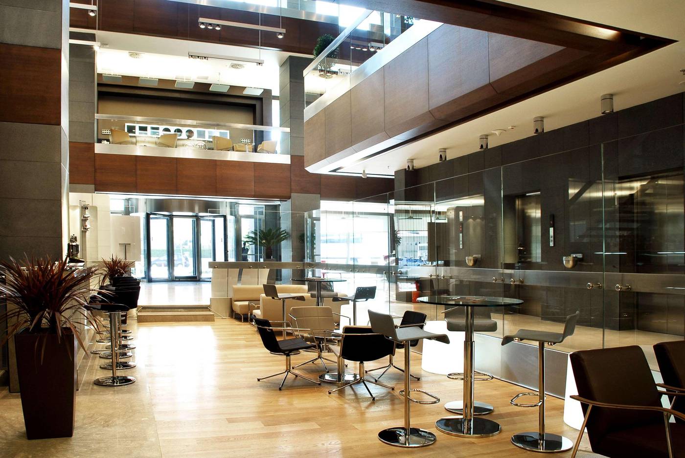 Point-Hotel-Barbaros-Lobby-8