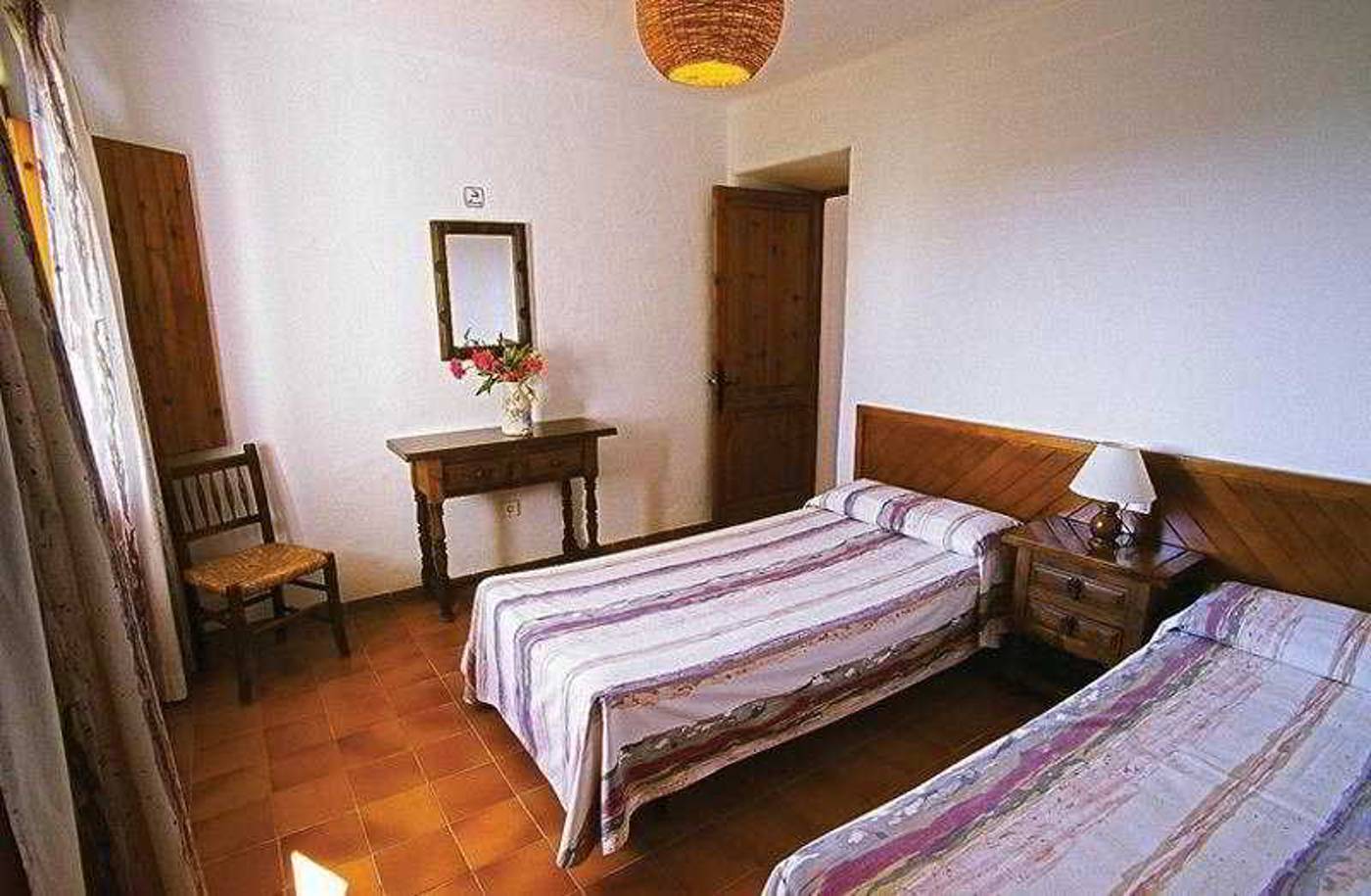 Benet-Los-Pinares-Apartments-Room-16
