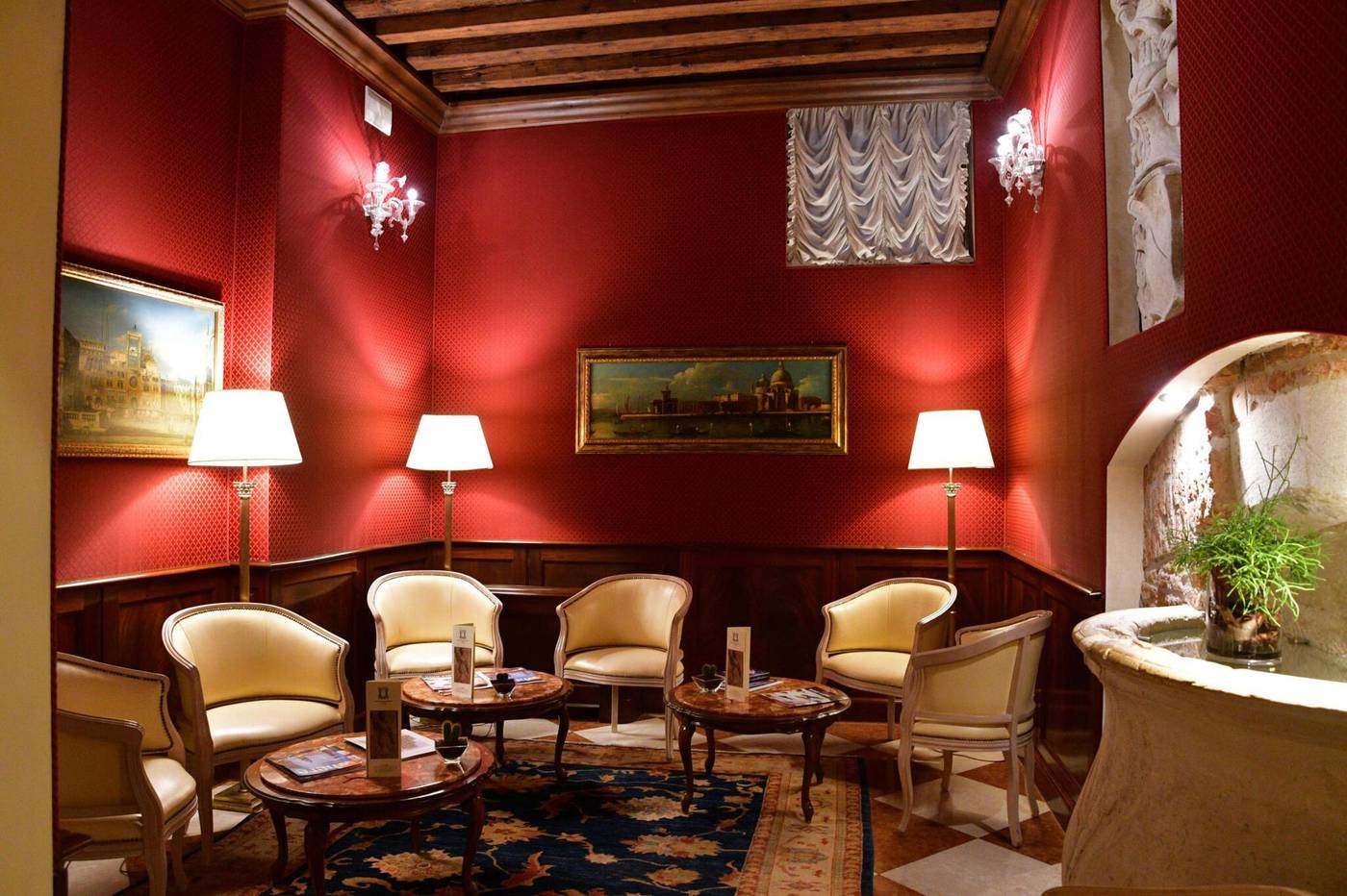 Duodo-Palace-Lobby-17