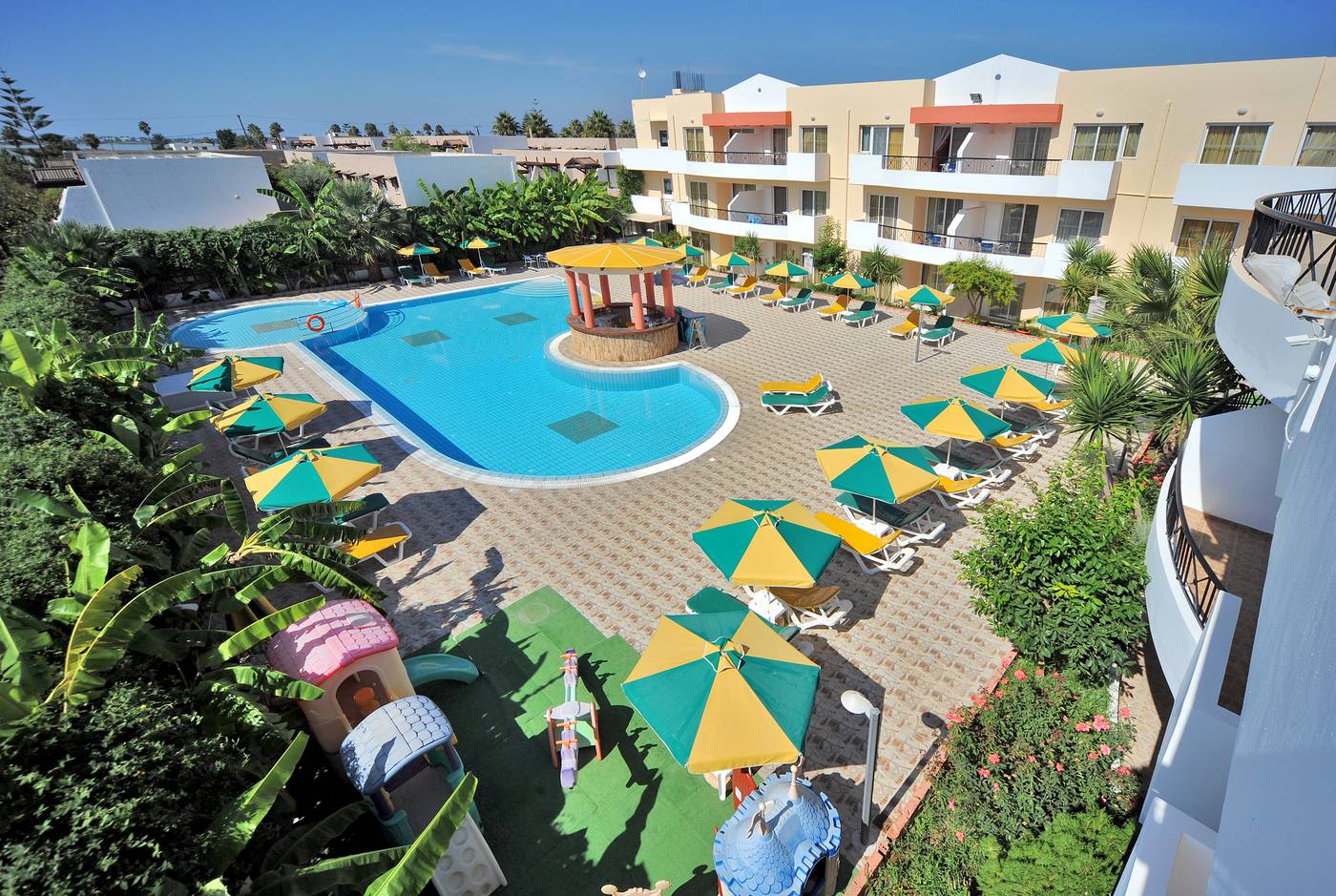 Pelopas-Resort-Pool-3