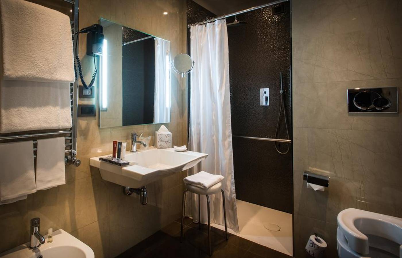 Uptown-Palace-Room-21