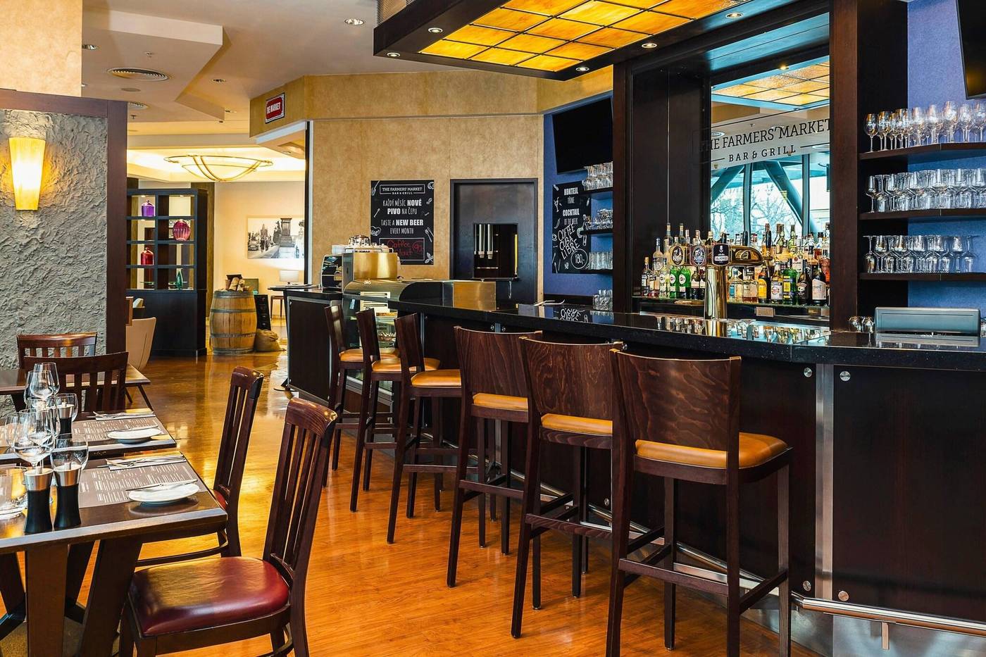 Courtyard-Prague-City-Restaurant-30