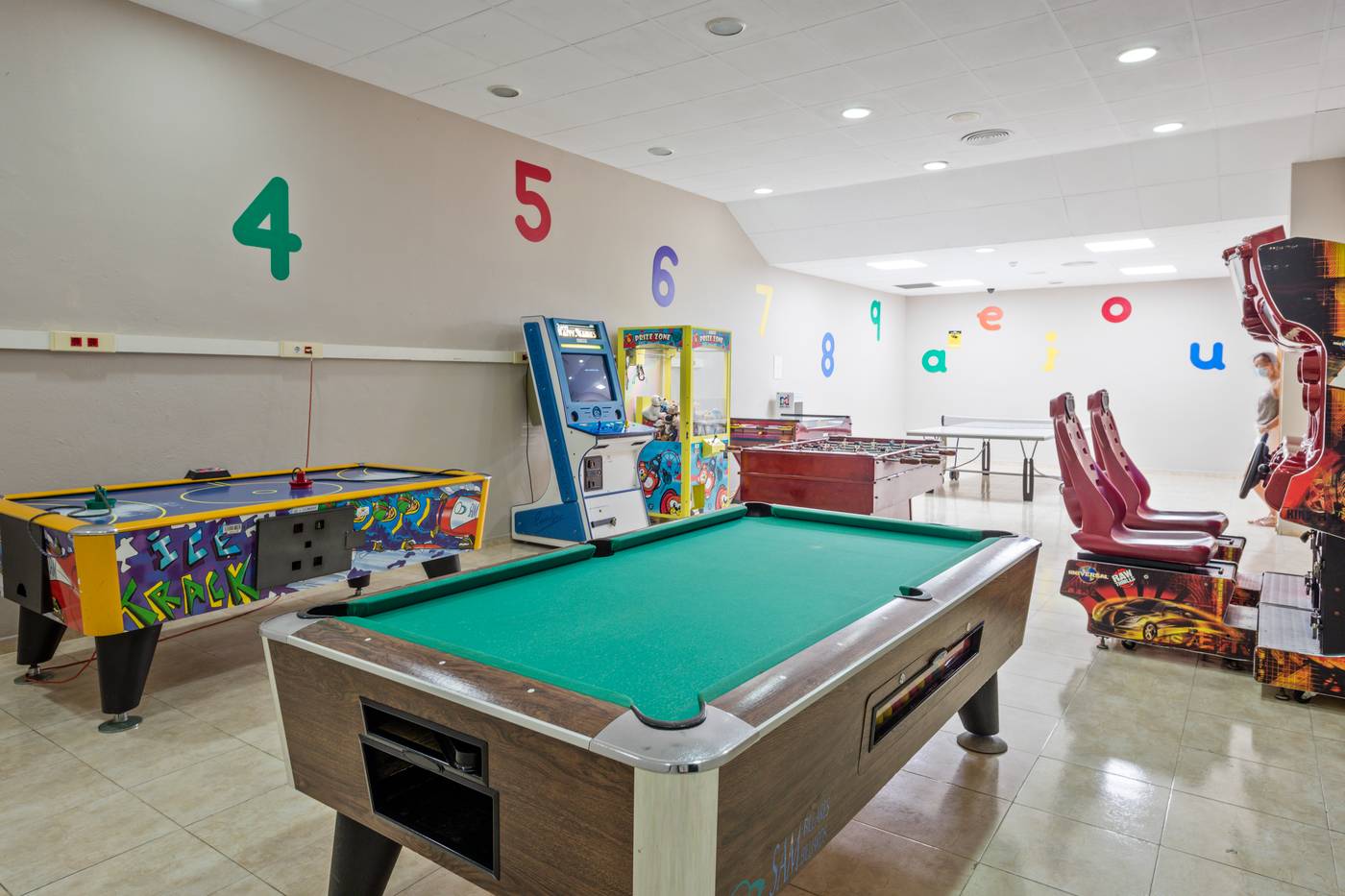 Sol-Costa-Daurada-Hotel-Sports-and-Entertainment-50