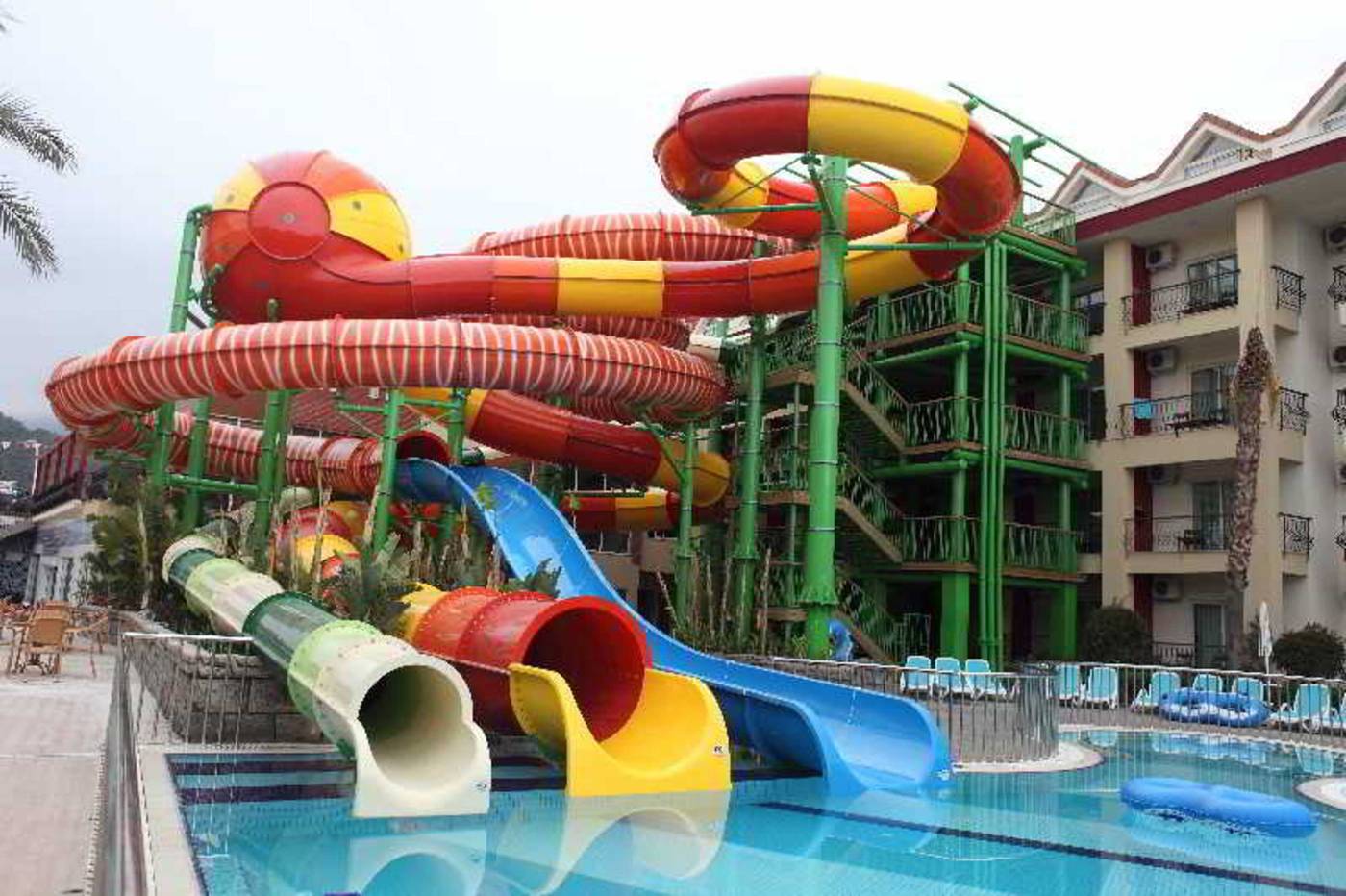 Crystal-Aura-Beach-Resort---Spa-Sports-and-Entertainment-6