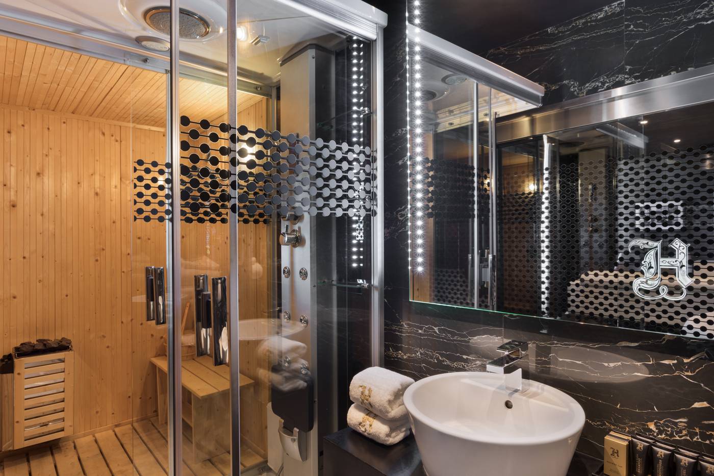 Hugo-s-Boutique-Hotel-Room-27