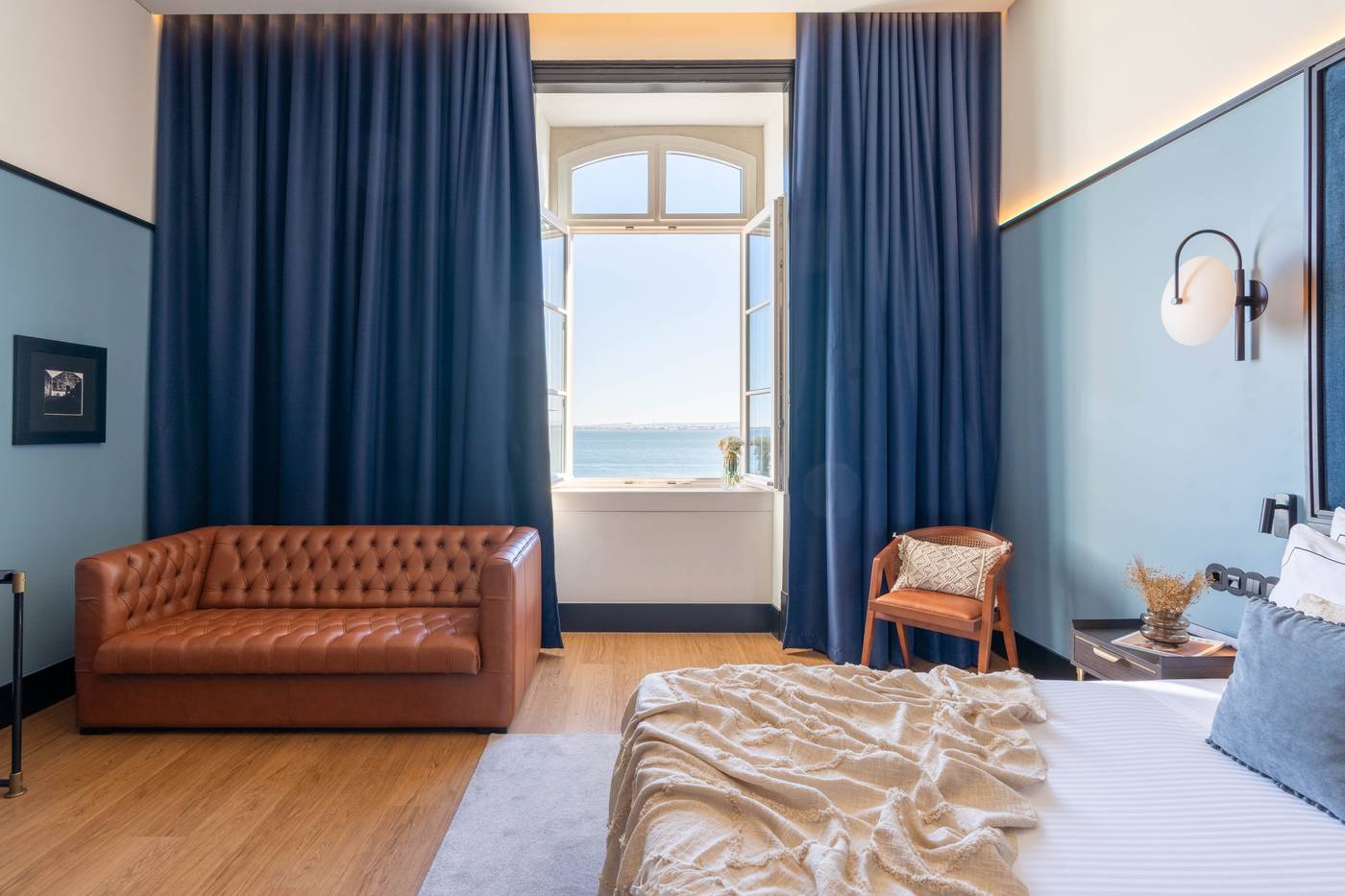 The-Editory-Riverside-Santa-Apolonia-Hotel-Room-37