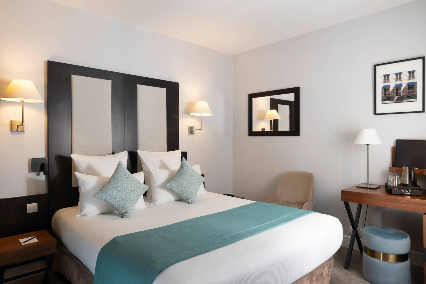 Hotel-Elysees-Bassano-Room-20