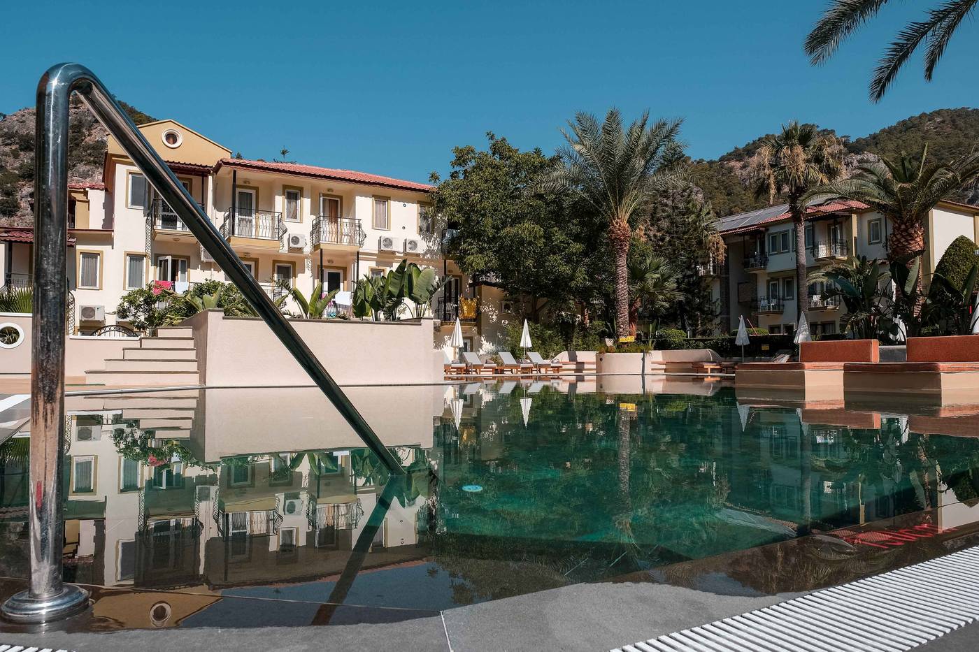 Hotel-Karbel-Sun-Pool-1