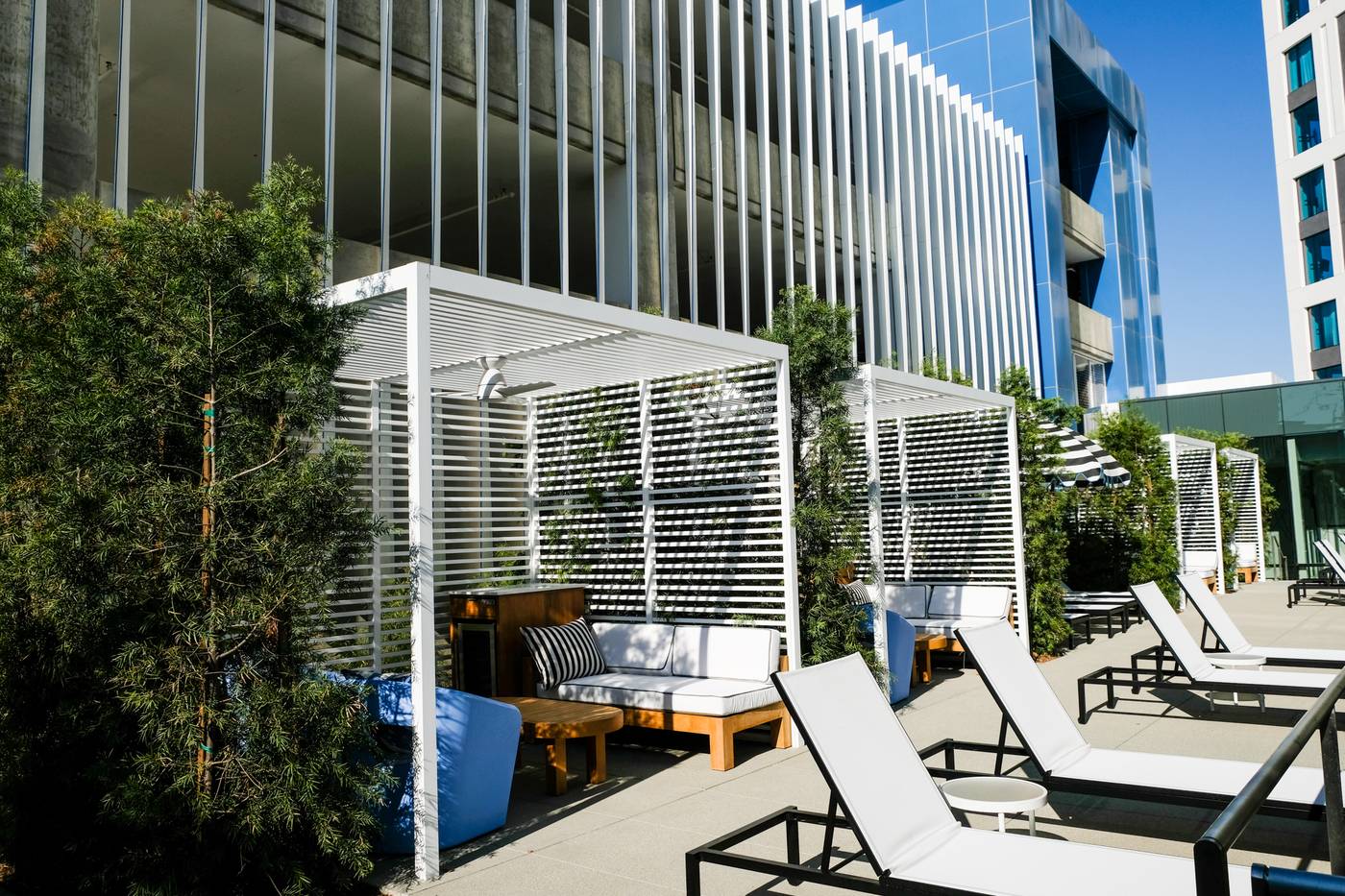 The-Viv-Hotel--Anaheim--a-Tribute-Portfolio-Hotel-Pool-69