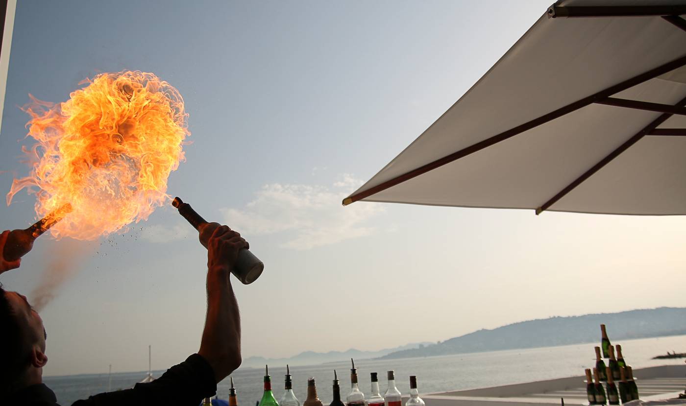 Garden-Beach-Hotel-Bar-7