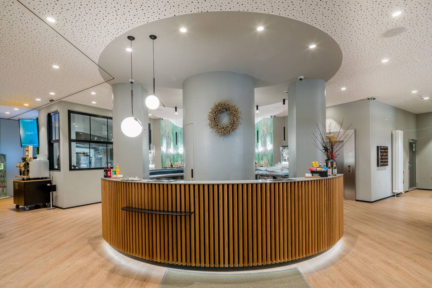 Koos-Hotel---Apartments-Lobby-5