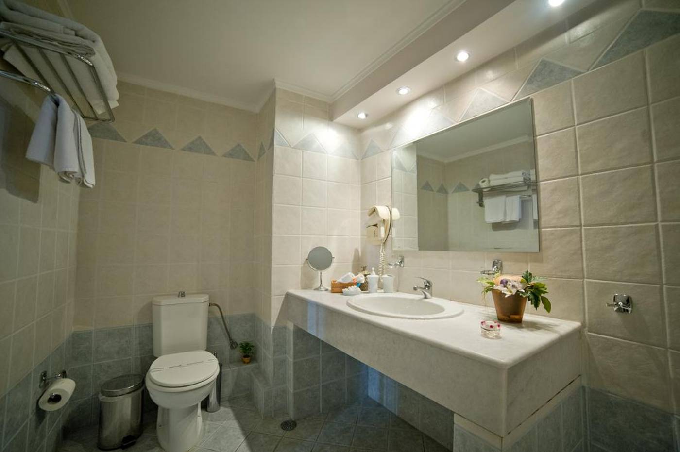 Four-Seasons-Room-10