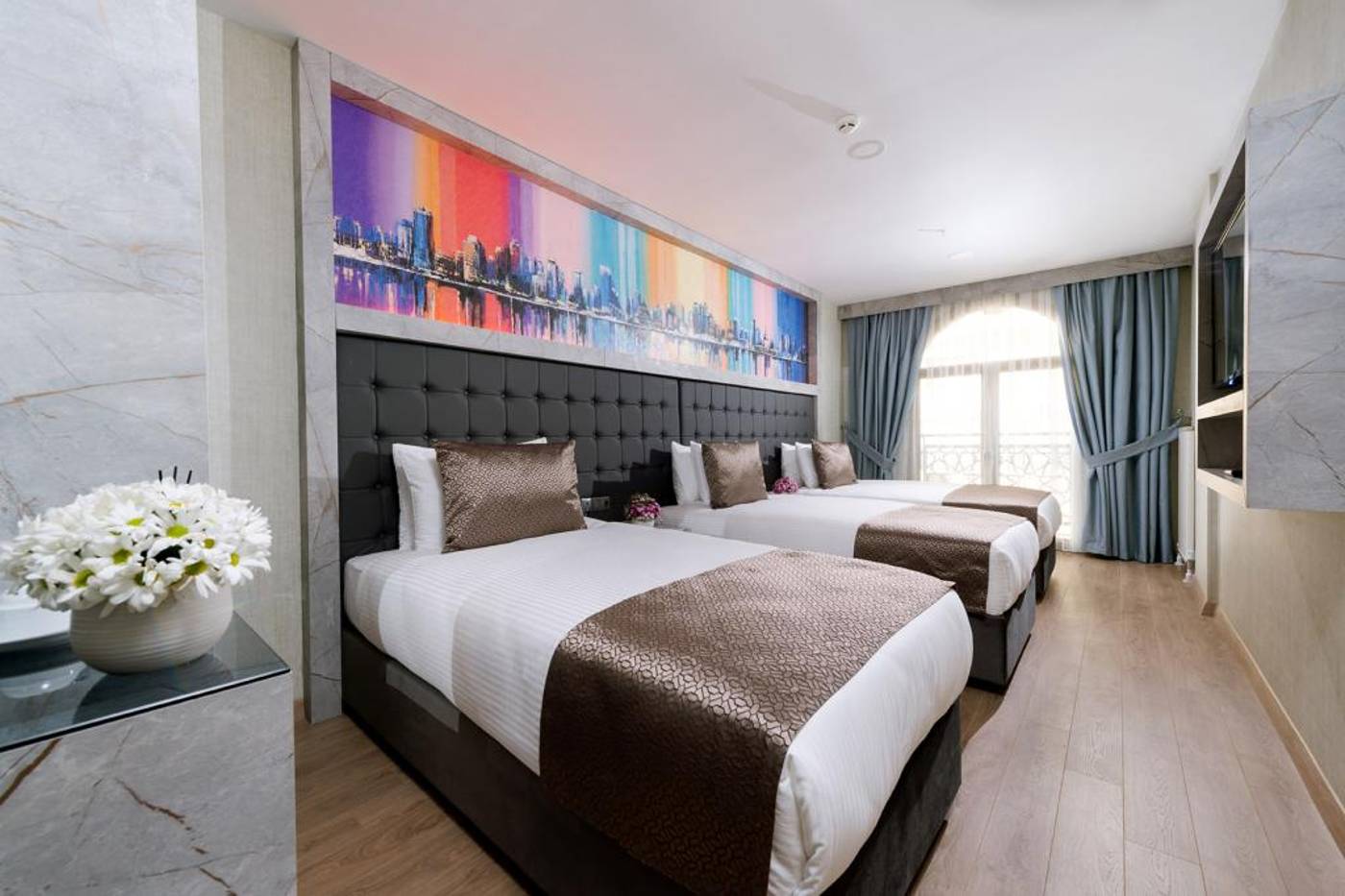 Four-Sides-Sisli-Room-6