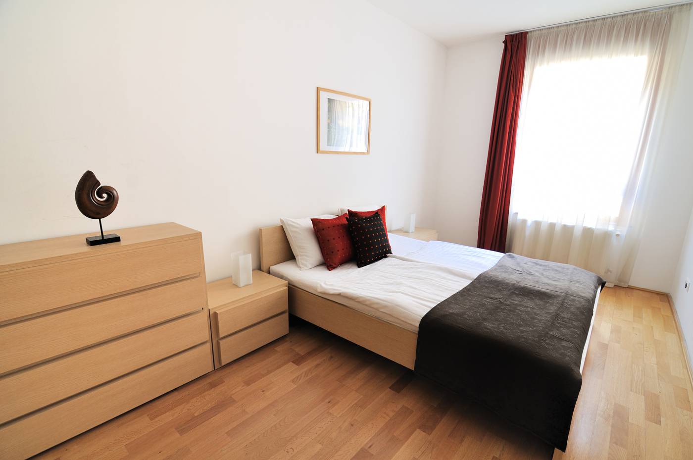 Comfort-Apartments-Room-14