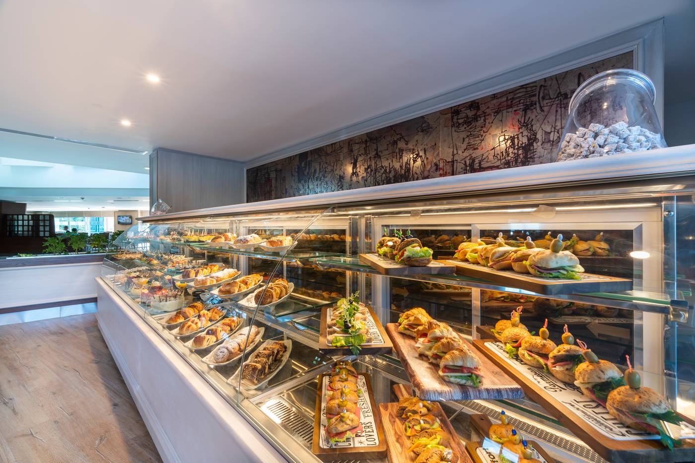 Concorde-De-Luxe-Resort-Bar-53