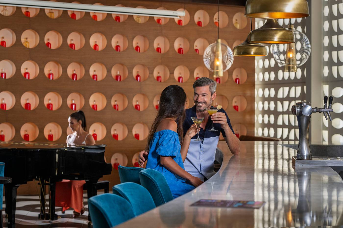 Ocean-Riviera-Paradise-El-Beso---Adults-Only-Bar-60