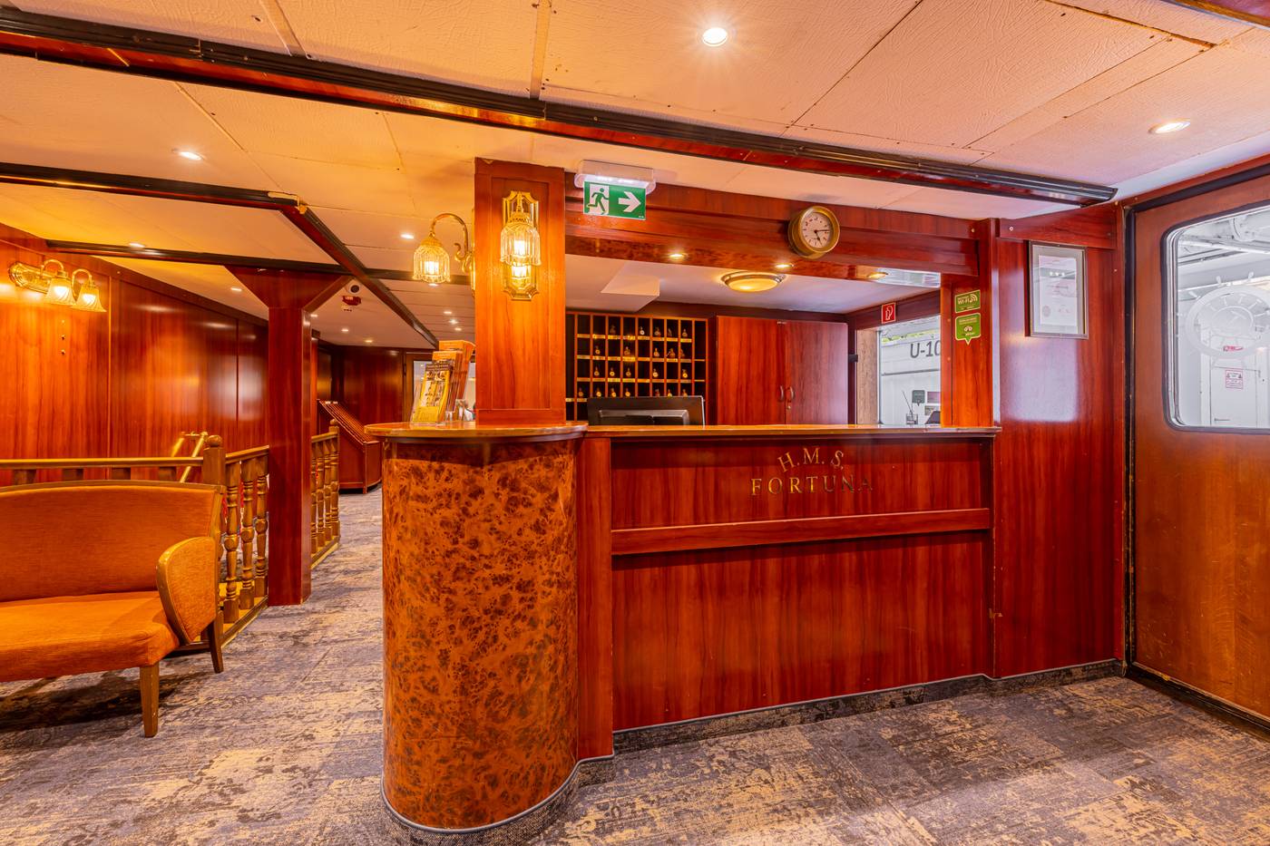 Fortuna-Boat-Hotel-Budapest-Lobby-13