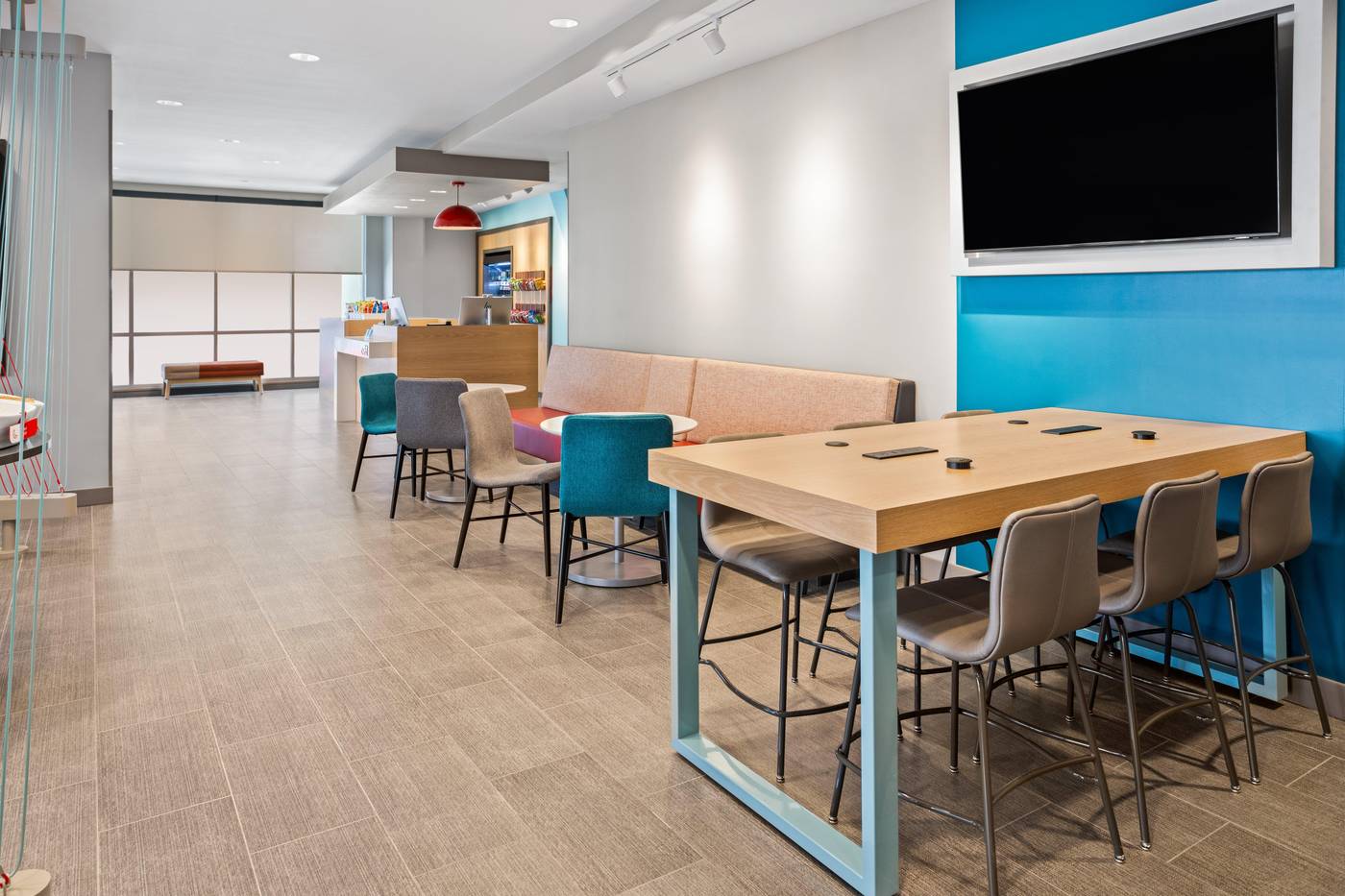 Avid-Hotels-Brooklyn-Dyker-Heights-Restaurant-16