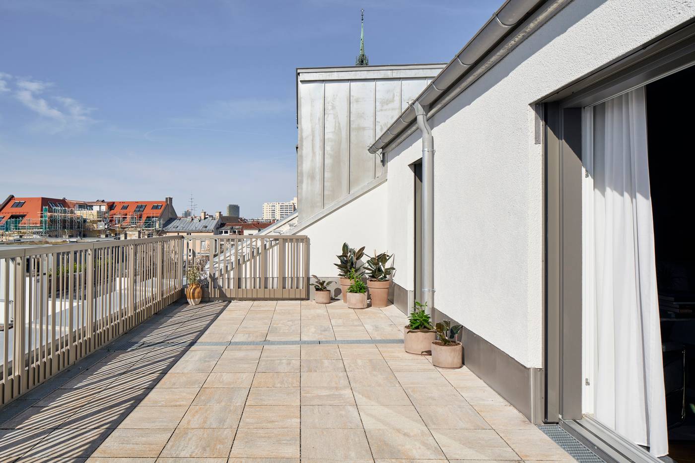 Schwan-Locke--Landwehrstrasse-Room-11