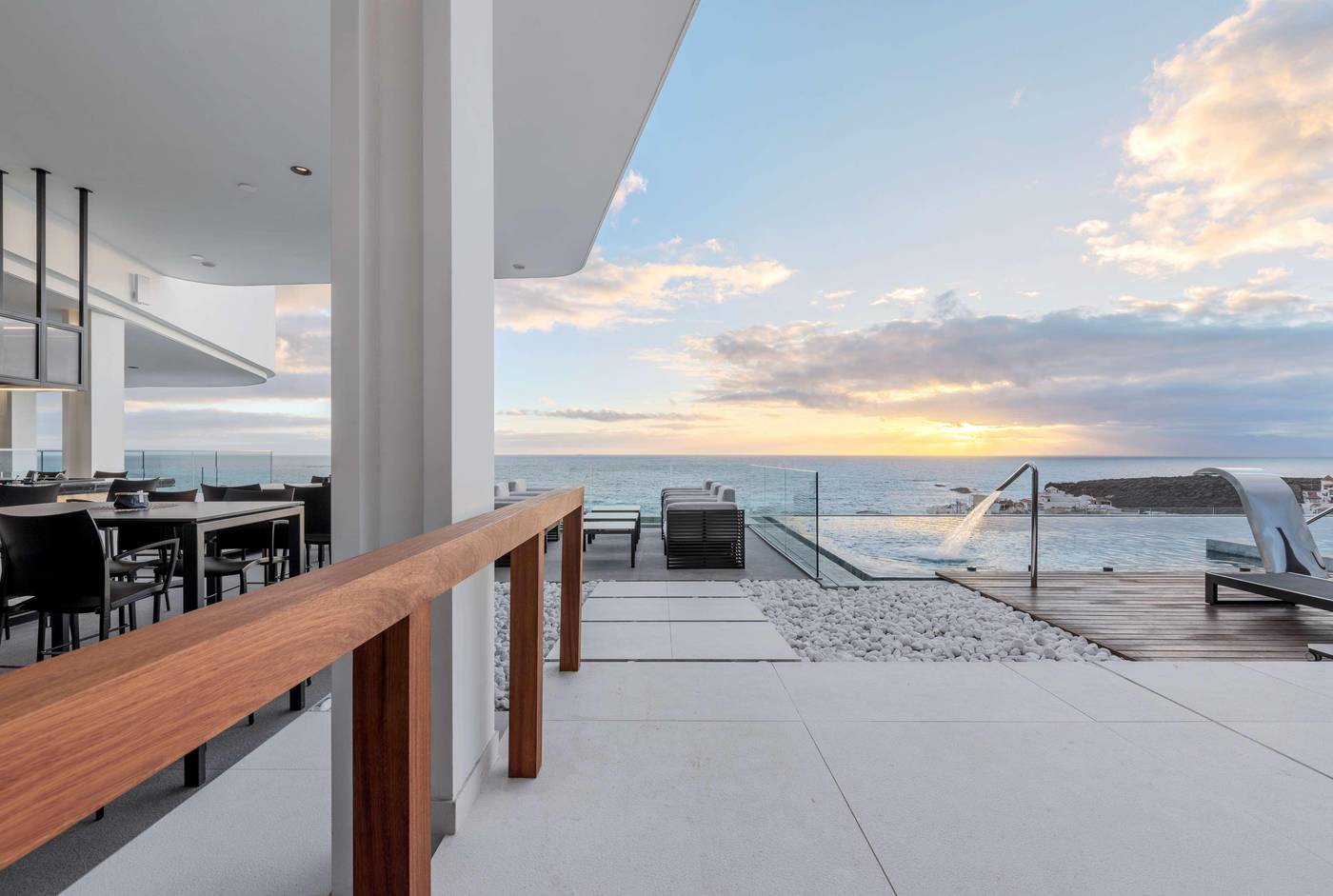 Royal-Hideaway-Corales-Beach---Adults-Only--part-of-Barcel---Hotel-Group-Bar-76