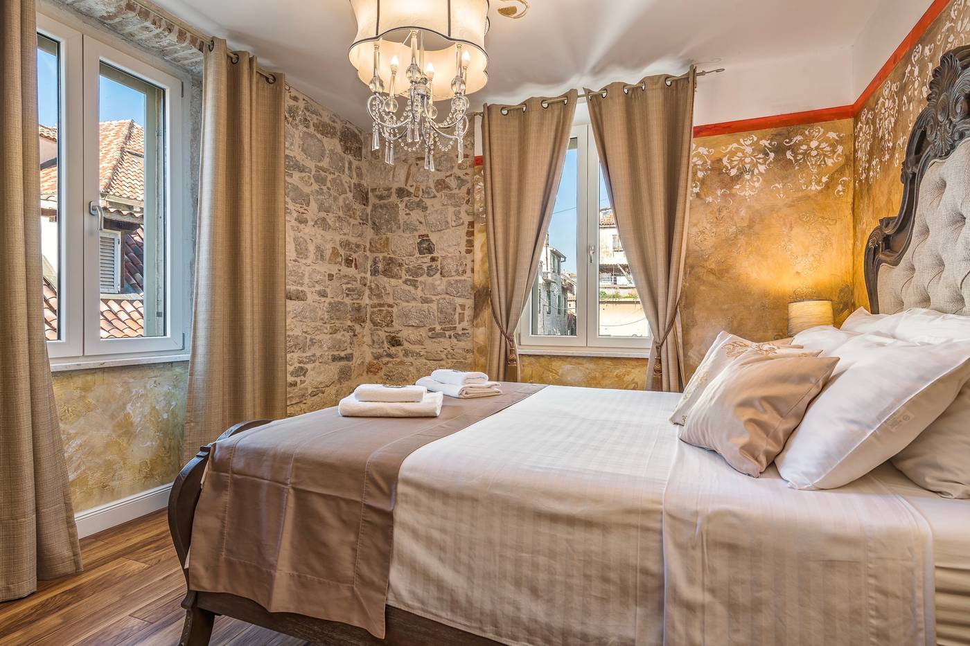 Plaza-Marchi-Old-Town---Quaint---Elegant-Hotels-Room-22