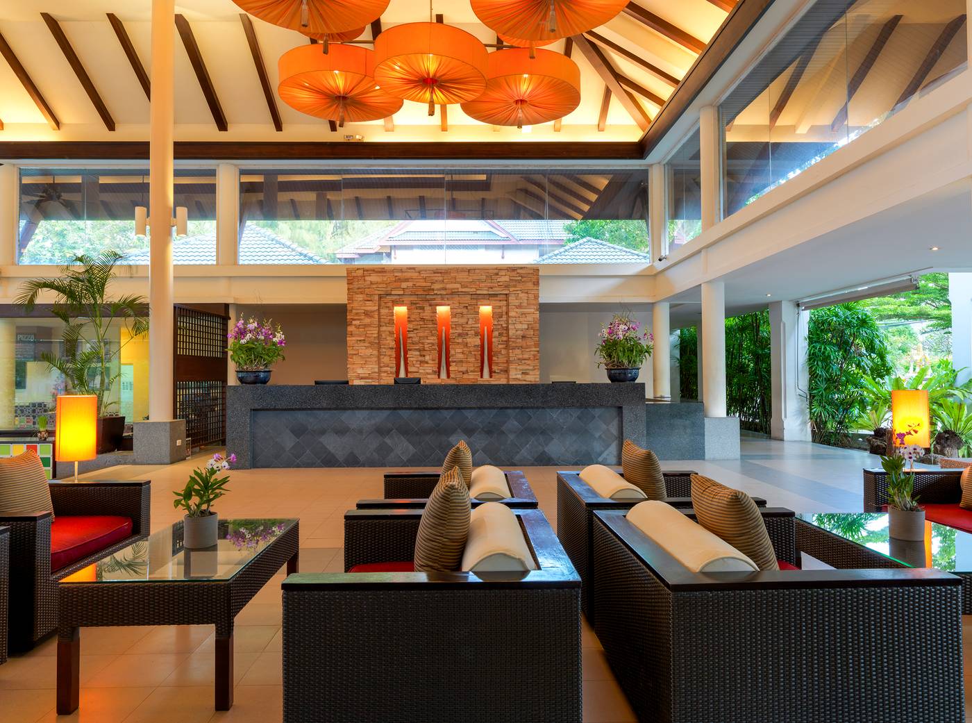 HOMM-Suites-Laguna---a-brand-of-Banyan-Group-Lobby-41