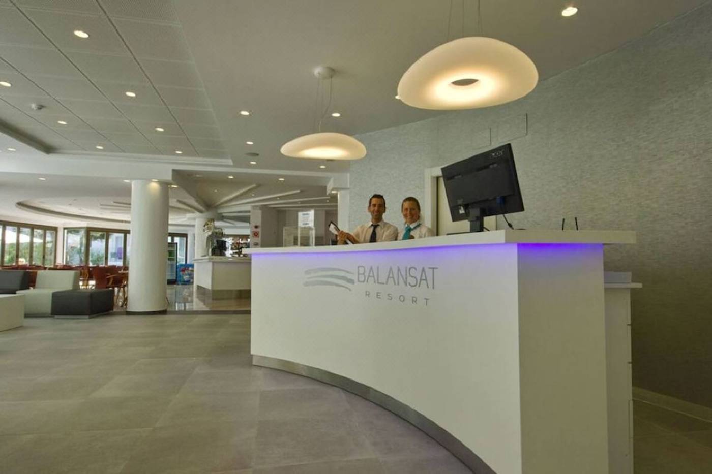 Balansat-Resort-Apartamentos-Lobby-37