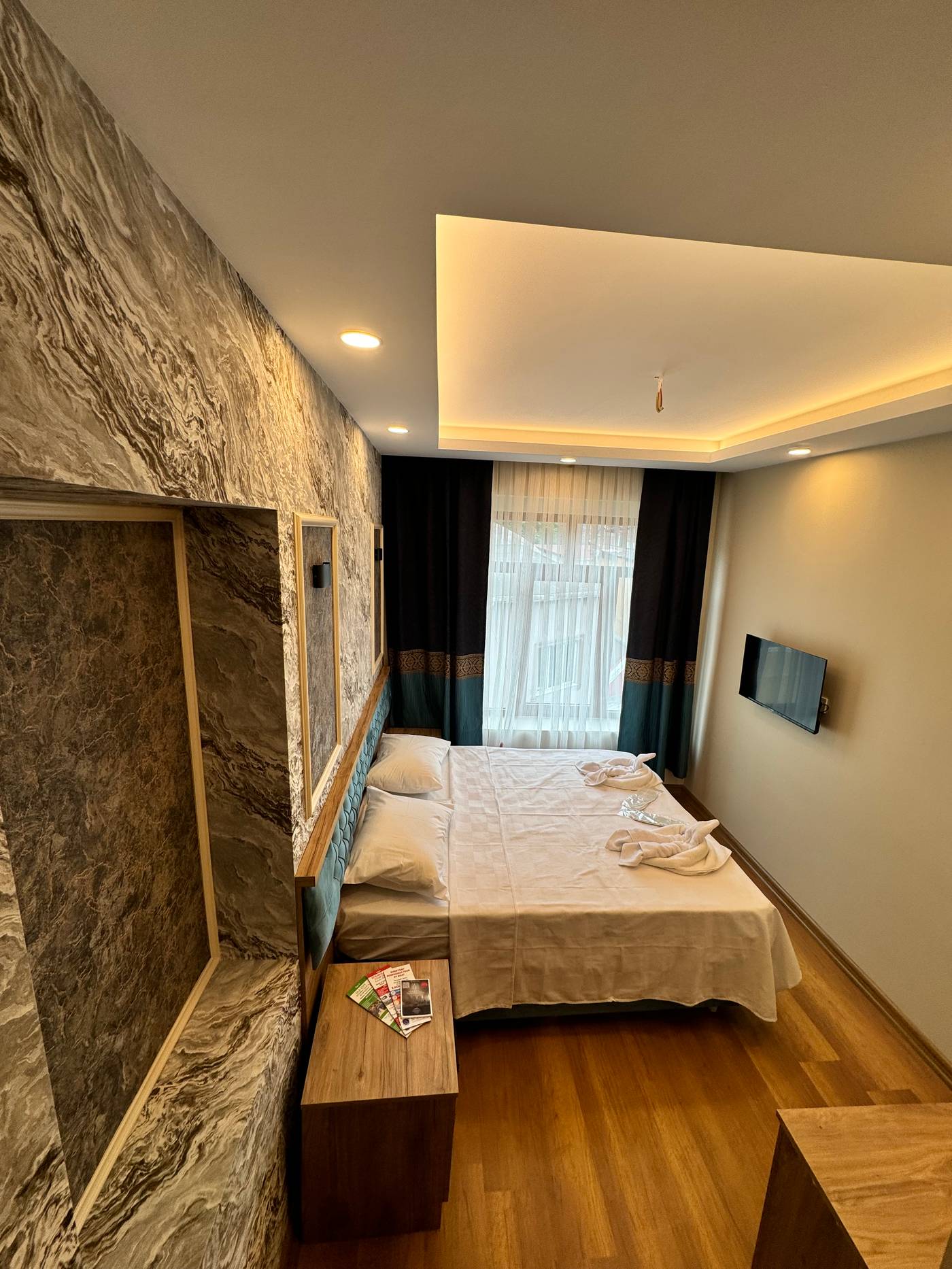 Riverside-Hotel-Room-3