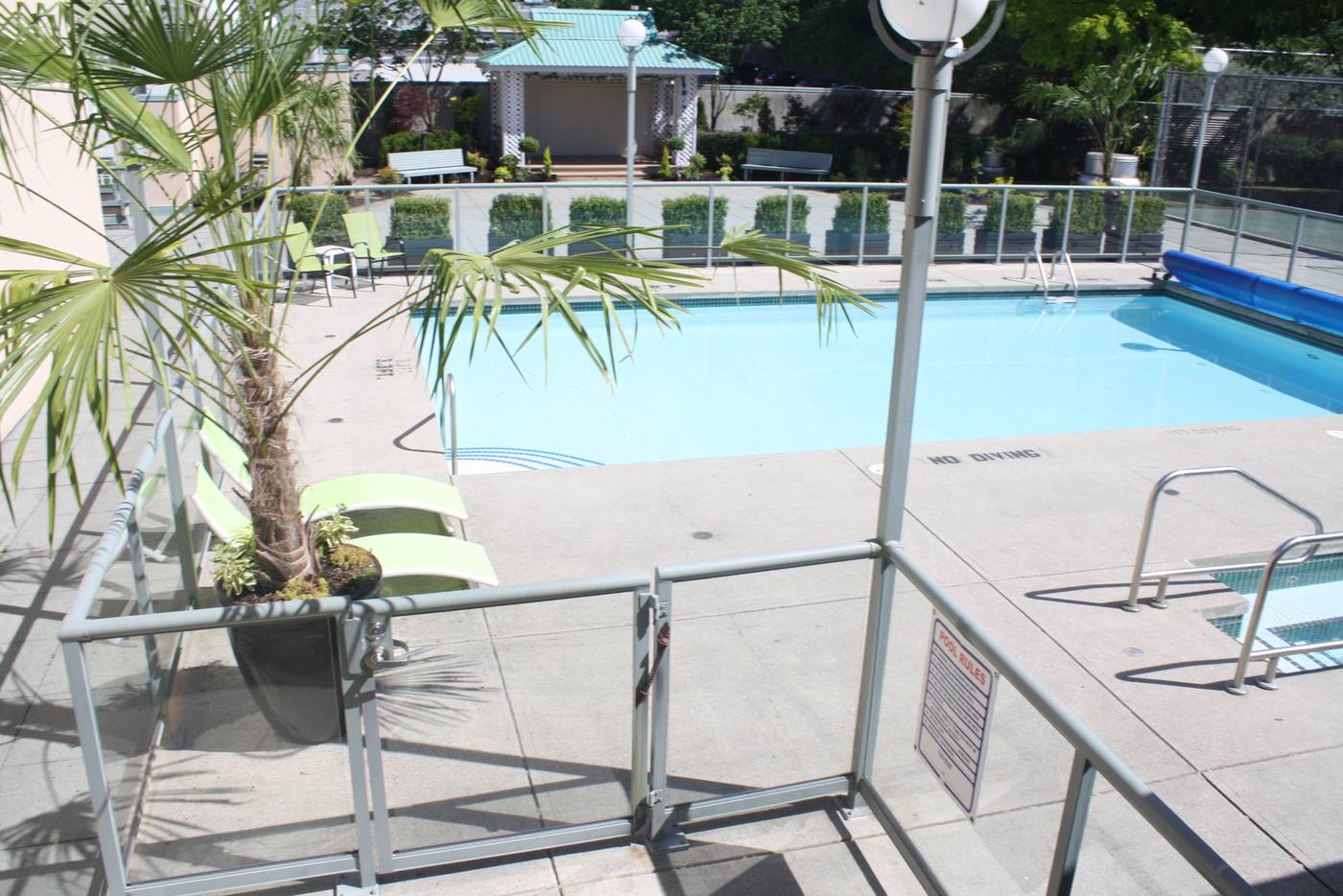 Executive-Plaza-Hotel-Conference-Centre-Coquitlam-BC-Pool-3