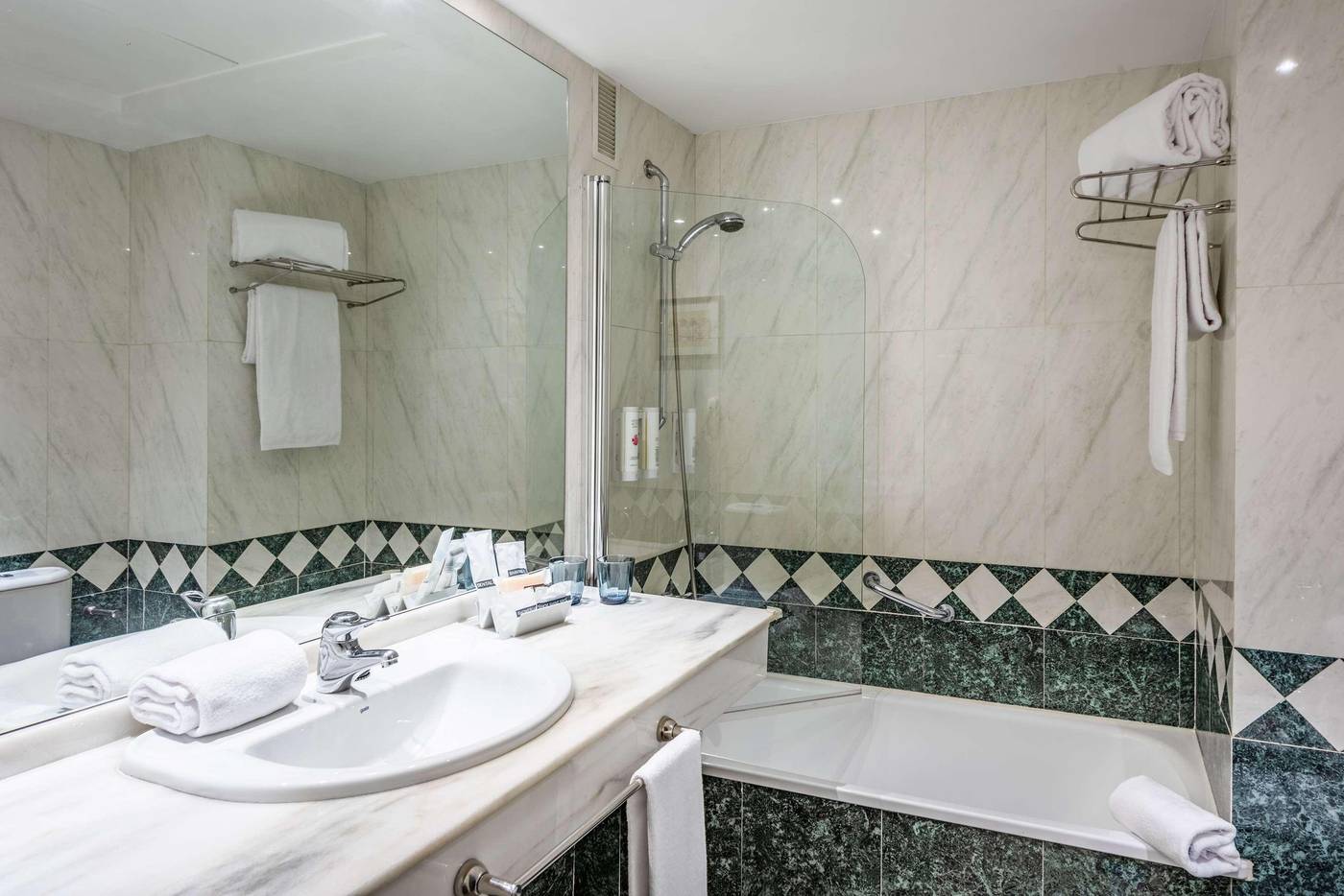 TRYP-Madrid-Chamartin-Hotel-Room-35