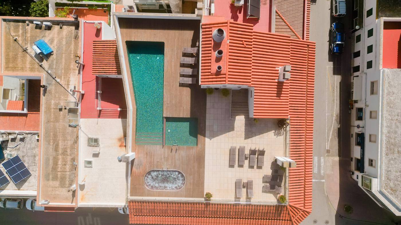 Loar-Ferreries-Apartments-Pool-5