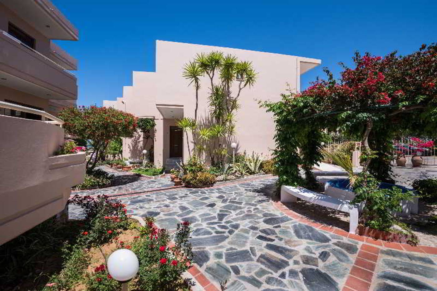 Oscar-Suites---Village-General-view-8