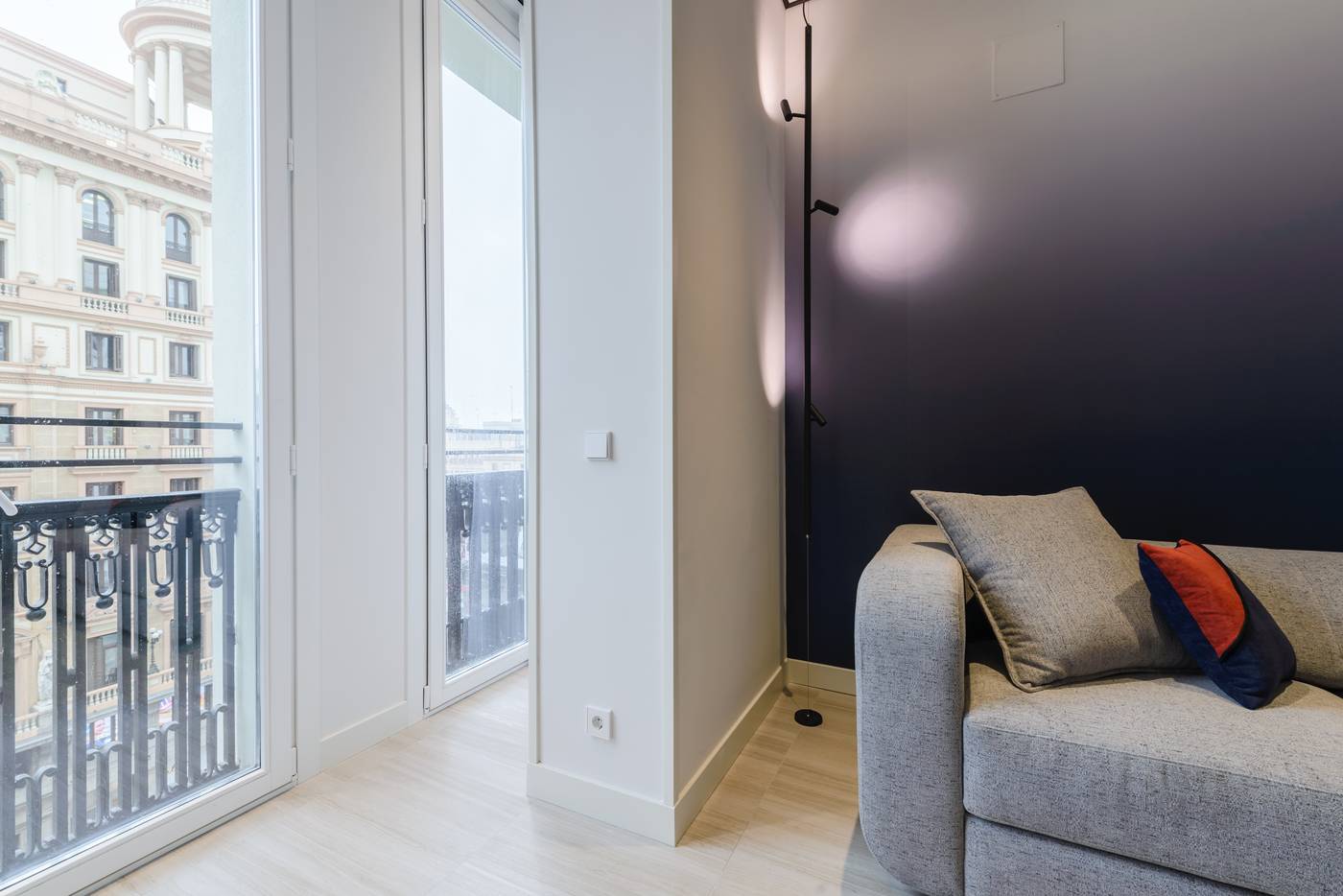 Smartrental-Collection-Gran-Via-Centric-II-Room-67